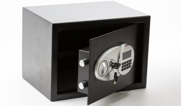 Ein professioneller Tresor dient als Einbruchschutz 