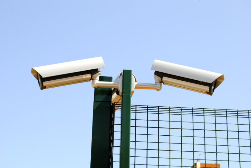 Gewerbeobjekt mit Kamera