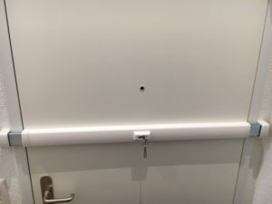 Tuere mit Panzerriegel